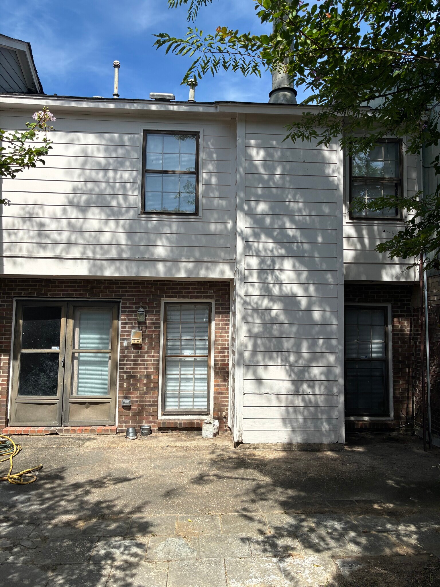 Building Photo - 5577 Carriage Brook Rd