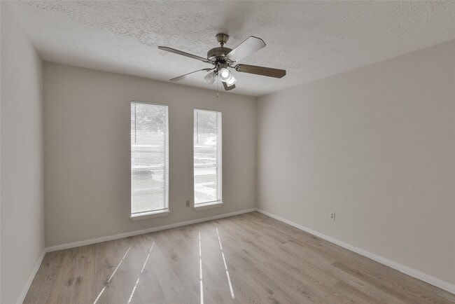 Building Photo - 4203 Sloangate Dr