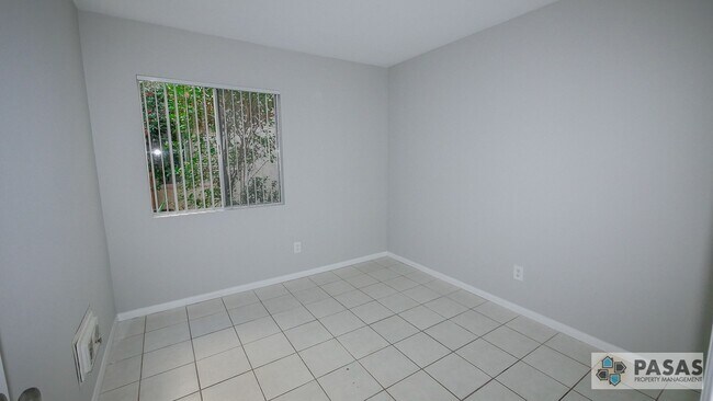 Building Photo - 1st Floor Remodeled Condo