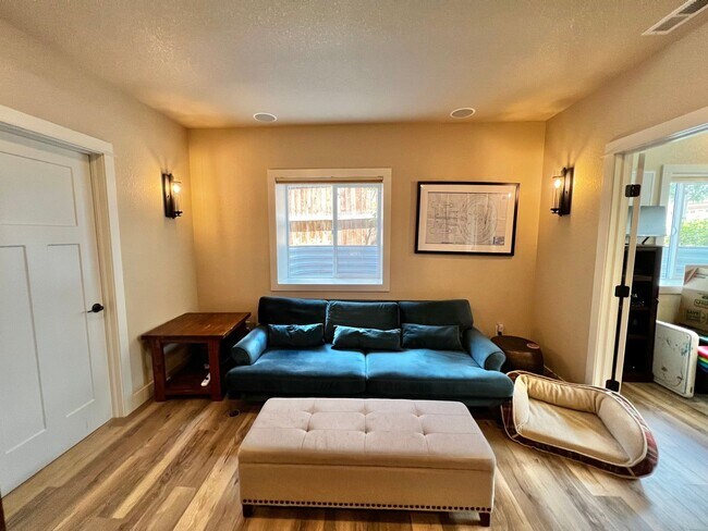 Building Photo - Beautiful 5 Bed House in North Fort Collins!
