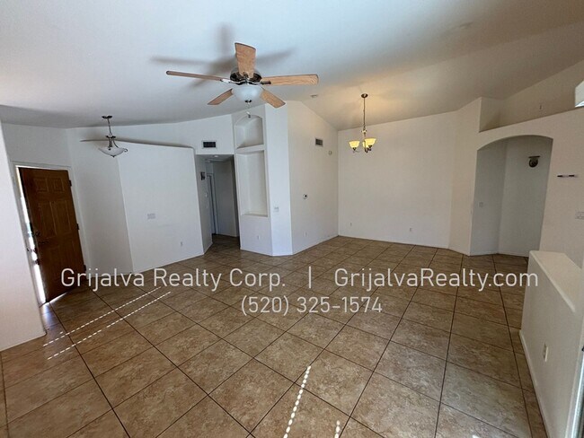 Building Photo - Immaculate 3 BR House in Gated Community (...
