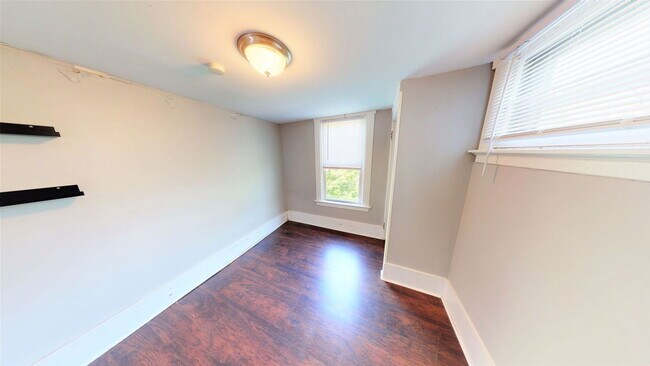 Building Photo - 2313 Stratford Ave