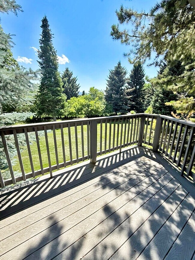 Building Photo - Private and Quiet Six Bedroom Home on 1 Acre, Southside Bozeman
