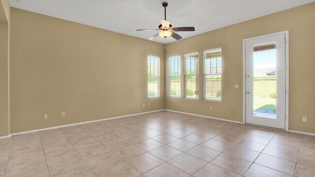 Building Photo - 4163 N Evergreen St