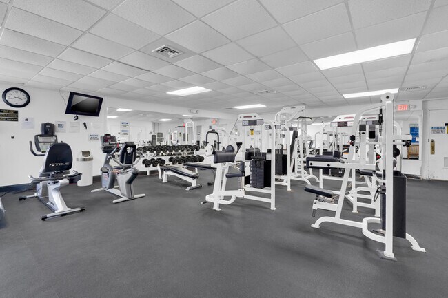 Building Photo - 3725 S Ocean Dr