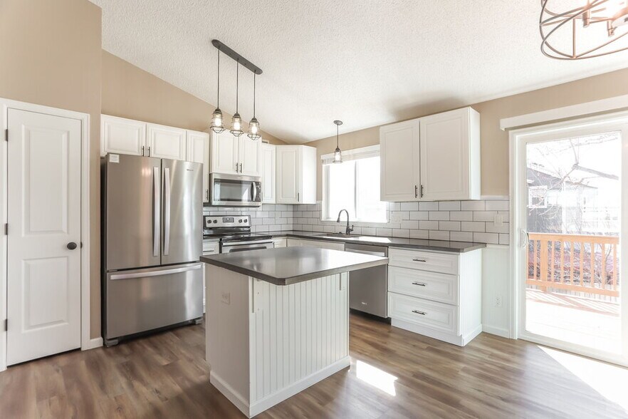 Building Photo - 16296 Beauty Bush Pl