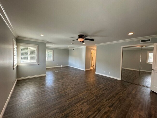 Building Photo - 1635 Larkfield Ave