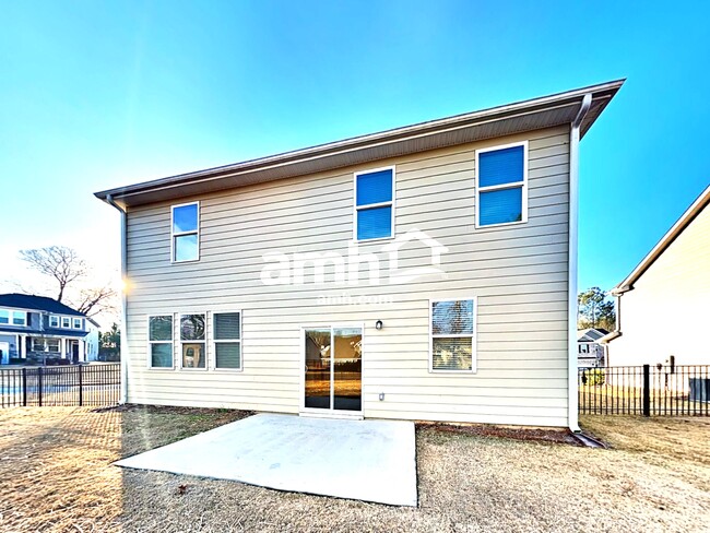 Building Photo - 300 Bourne St