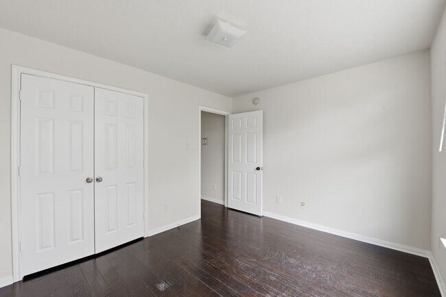 Building Photo - 7519 Chathan Glen Ln