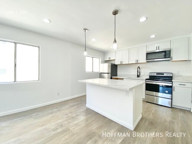 Building Photo - 1206 S Holt Ave