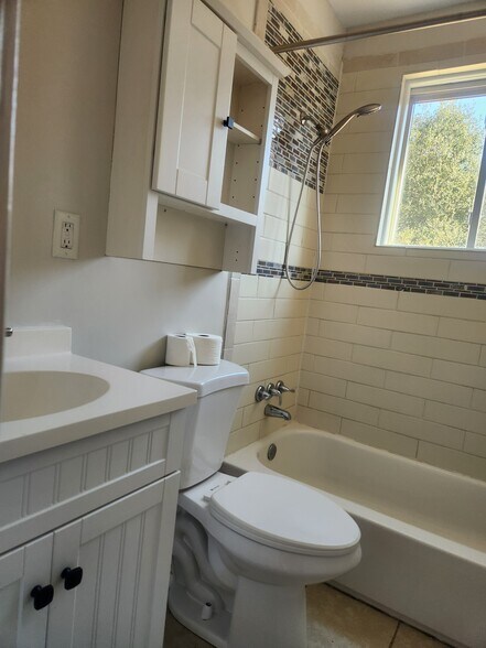 Building Photo - 9334 Peachtree St