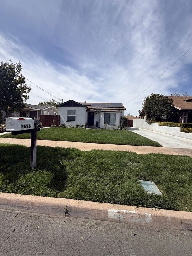 Building Photo - 3 bedroom home in a great neighborhood in Riverside