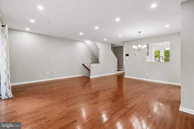 Building Photo - 10737 Kitchener Ct