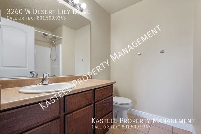 Building Photo - 3260 W Desert Lily Dr