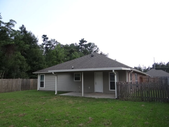 Building Photo - Beautiful Home for Lease in Denham Springs