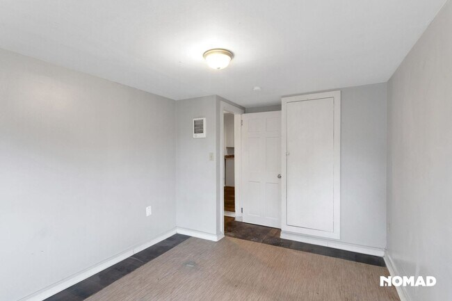 Building Photo - Charming 2BR Duplex in Salem