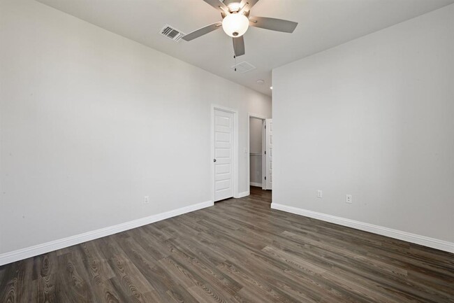 Building Photo - 7902 Mellencamp Dr