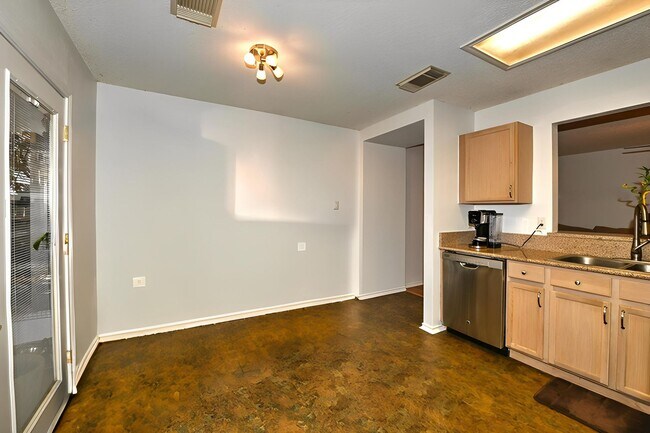 Building Photo - Spacious cozy home  |  Great location  |  2 bedroom  |  1 bath  |  1 car garage