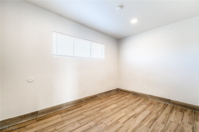 Building Photo - 1604 Ardmore St