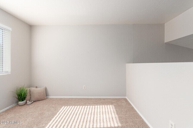 Building Photo - 3611 E Windmere Dr