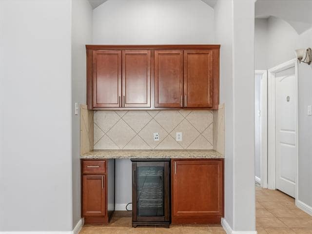 Building Photo - 4114 Lee Hutson Dr