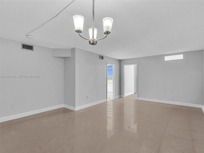 Building Photo - 1770 NE 191st St