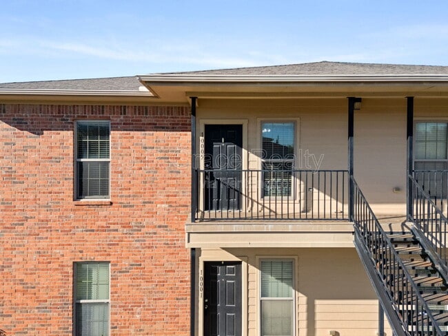 Building Photo - 10005 Amber Cir