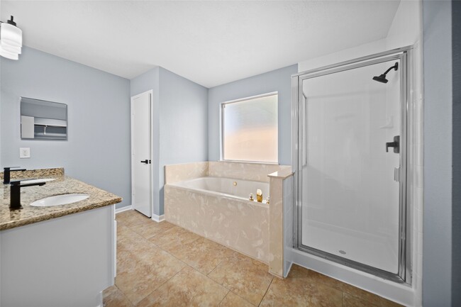 Building Photo - 6627 Greenhouse Rd