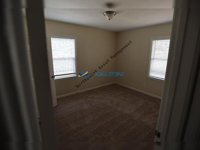 Building Photo - 1220 Browning Dr