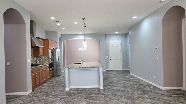 Building Photo - 5 bedroom, 4 bathroom home with a Casita