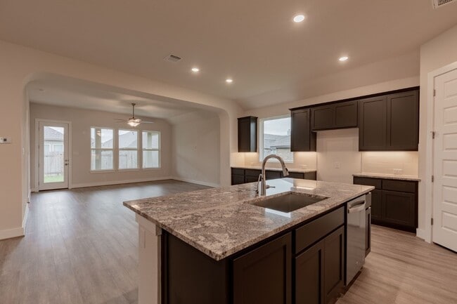 Building Photo - 3804 Sandhill Crane Dr