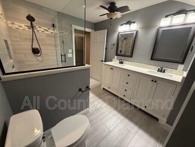 Building Photo - 12207 Lyndell Plantation Dr