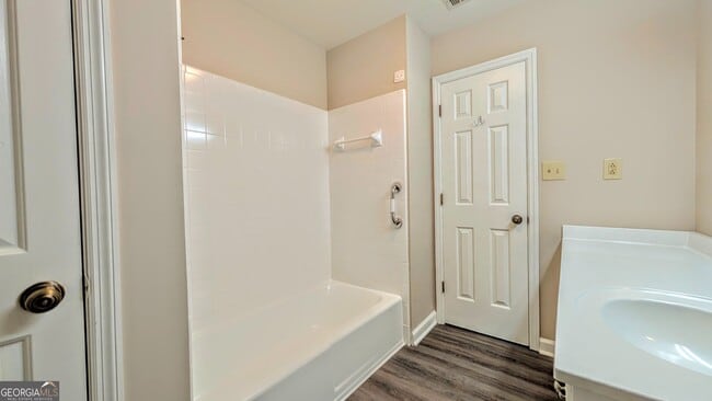 Building Photo - 2235 Old Hamilton Pl