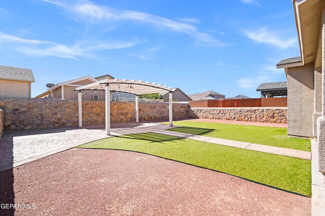 Building Photo - 14252 Earl Chokiski