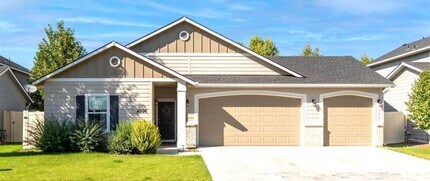 Building Photo - 3 Car Garage Home near Ten Mile!!