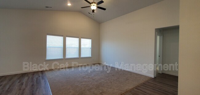 Building Photo - 10679 W New Berlin Dr