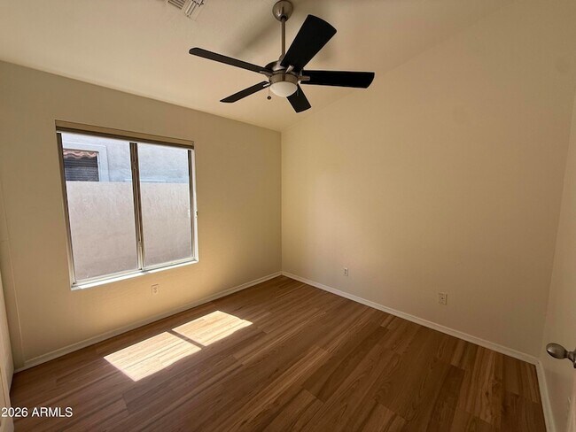 Building Photo - 10534 E Star of the Desert Dr
