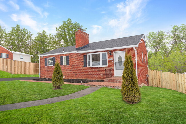 Front exterior of home - 3233 Apex Cir