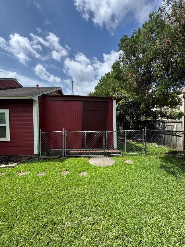 Building Photo - 6629 Corbin St