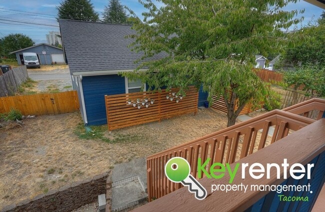 Building Photo - Captivating Multi-level 4Bed/2Bath Tacoma ...