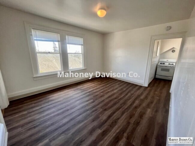 Building Photo - Remodeled Downtown Howard Street Unit