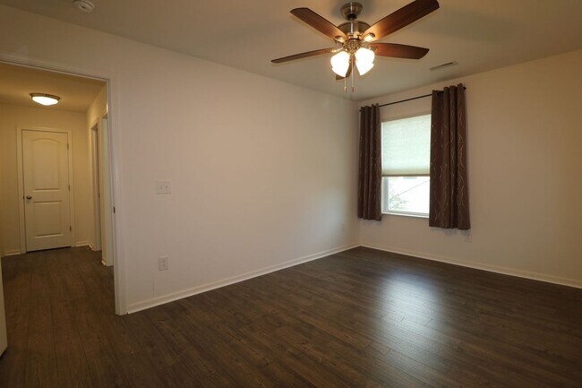 Building Photo - 4515 Wedge Dr