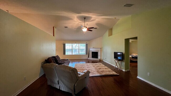 Building Photo - 126 Destrehan Rd