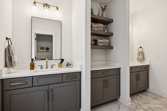 Building Photo - Great East Nashville house-close to 5 Poin...