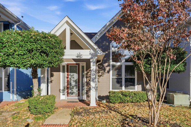 Primary Photo - 1198 Island Pl E