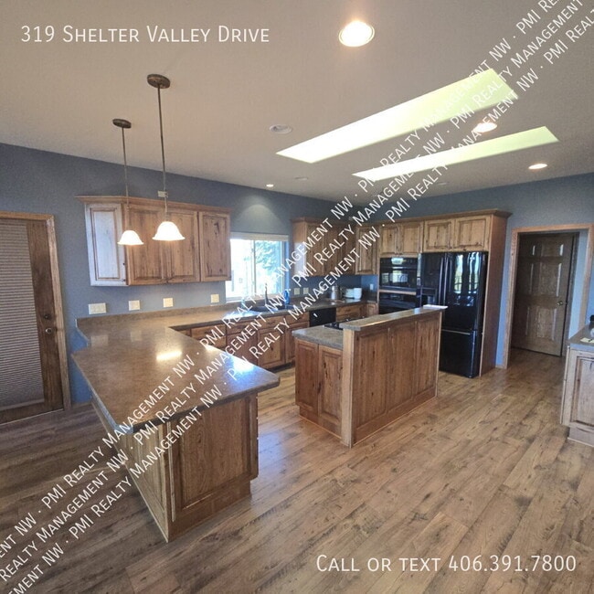 Building Photo - 319 Shelter Valley Dr