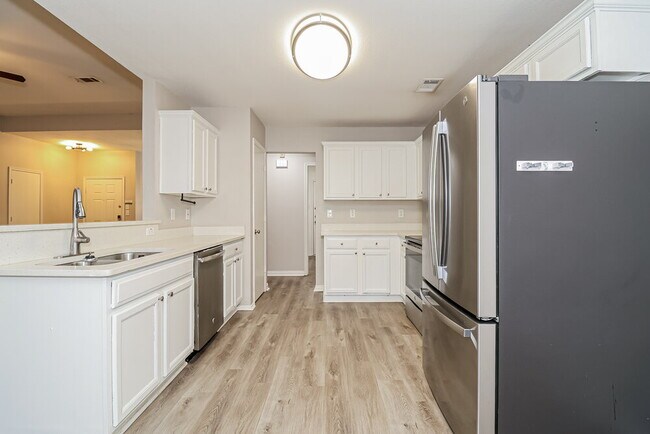 Building Photo - 113 Oak Hollow Ln