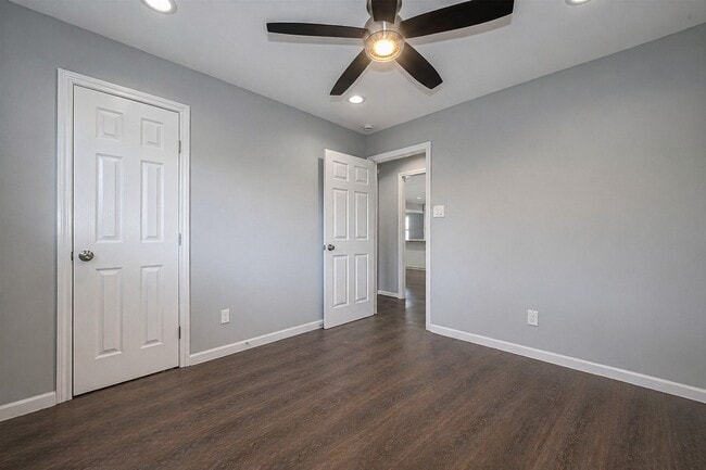 Building Photo - 319 Gentilly Dr