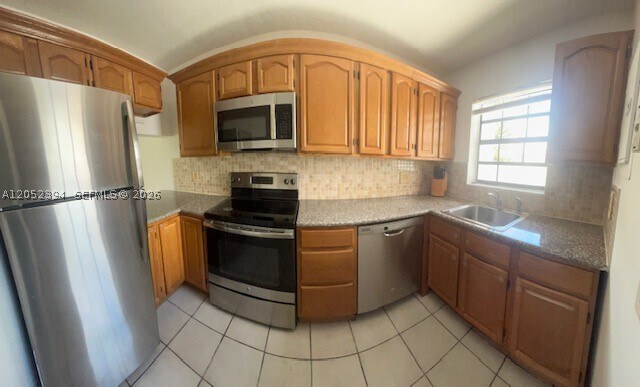 Building Photo - 6221 SW 138th Ct