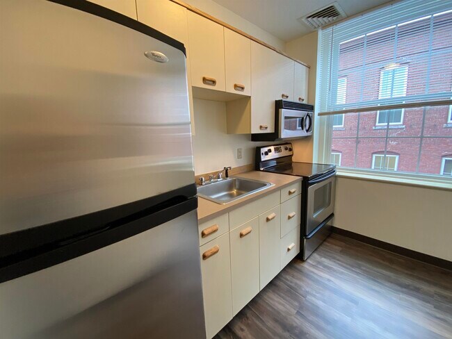 Building Photo - 30 Hanover St